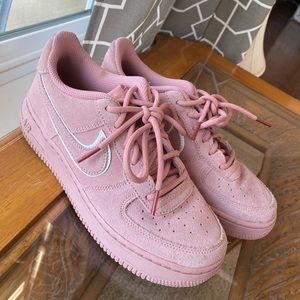 PINK NIKE AIRFORCES